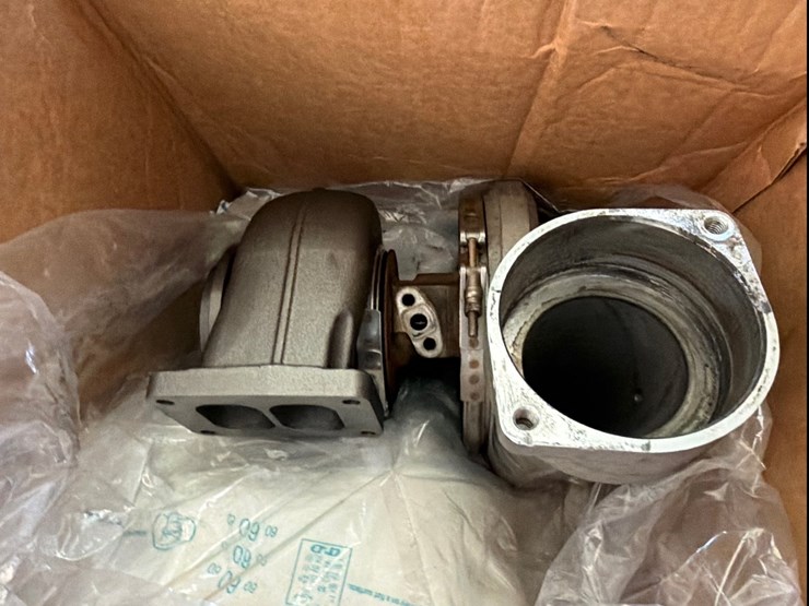 caterpillar-c15-image-1