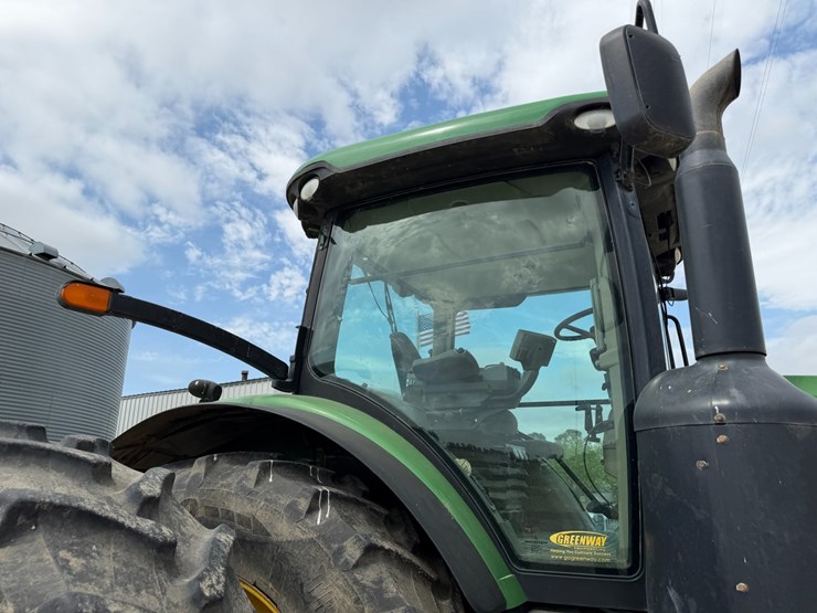 2012-john-deere-8285r-image-40