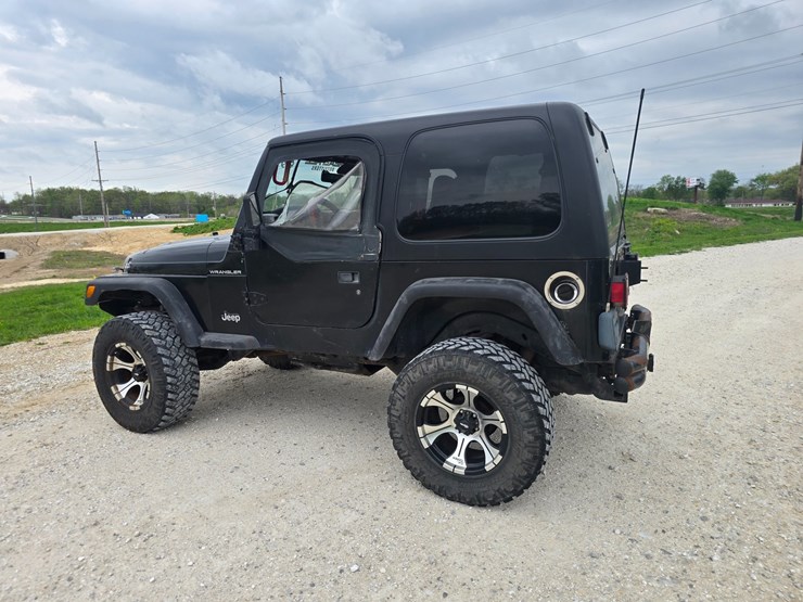 1997-jeep-wrangler-image-6