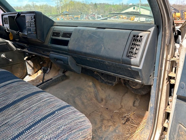 1994-chevrolet-3500-image-13