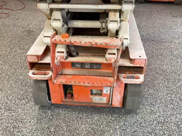 #411-•-2019-snorkel-19'-scissor-lift-image-7