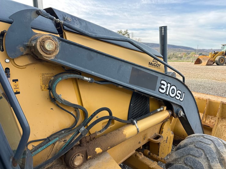 2011-deere-310sj-image-17