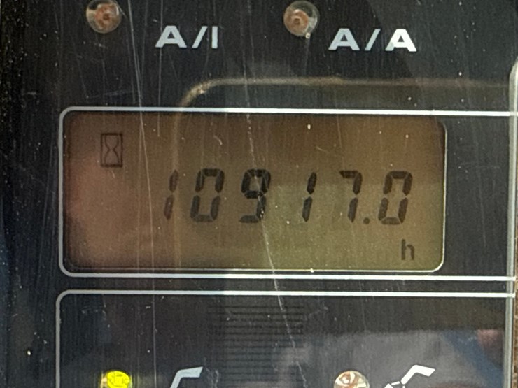 2009-deere-225-lc-image-65