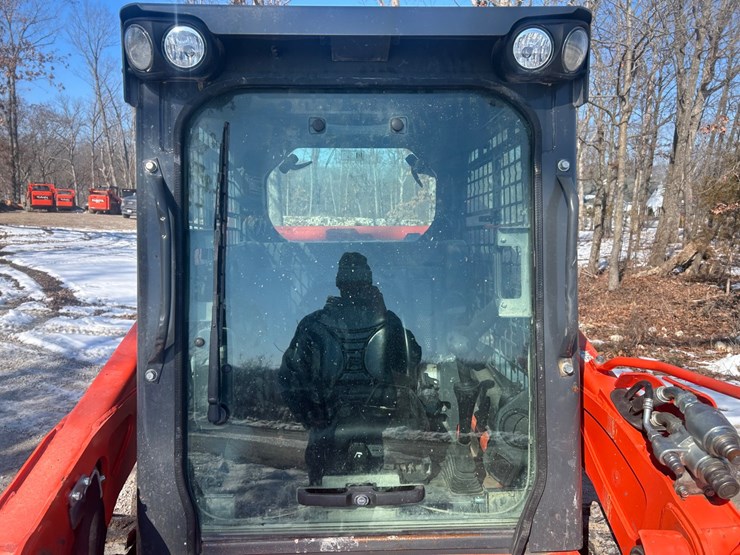 2018-kubota-ssv75-image-33