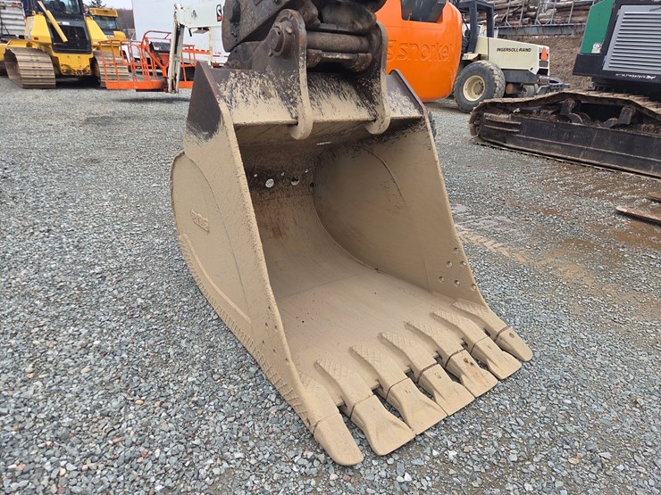 hitachi-zx330-lc-image-10