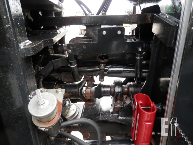 new-holland-tj330-image-15