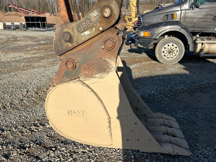 2021-hitachi-zx225-image-10