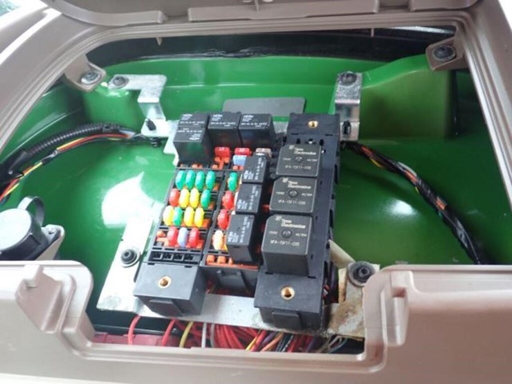 2016-john-deere-5085e-image-27