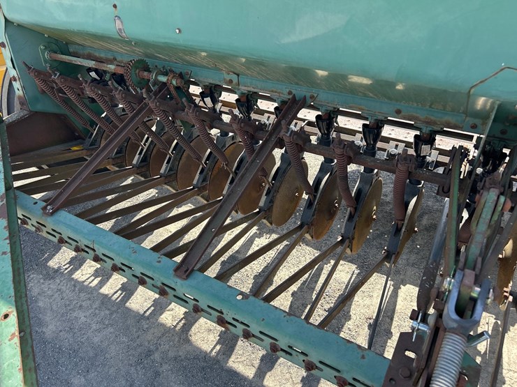 john-deere-8300-image-12