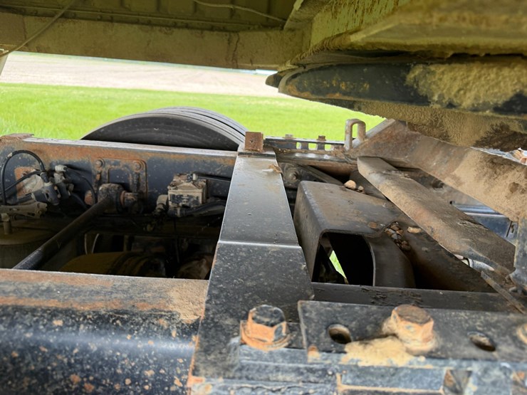 2000-international-9200-image-24