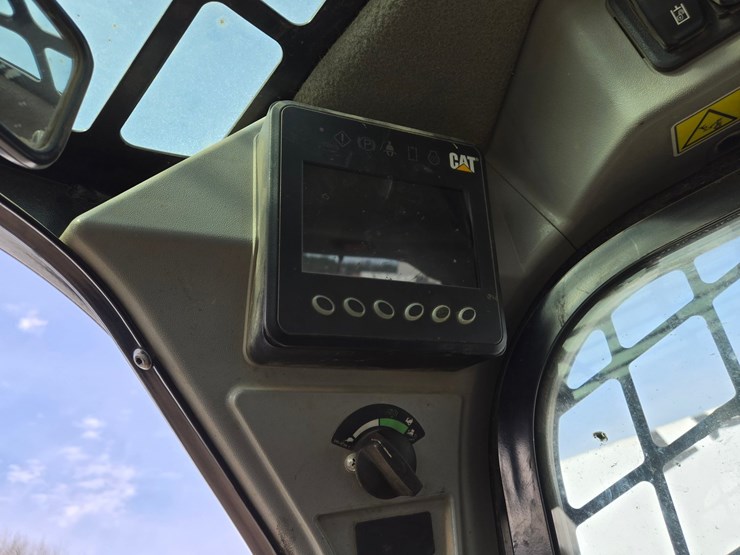 2019-caterpillar-259d3-image-43