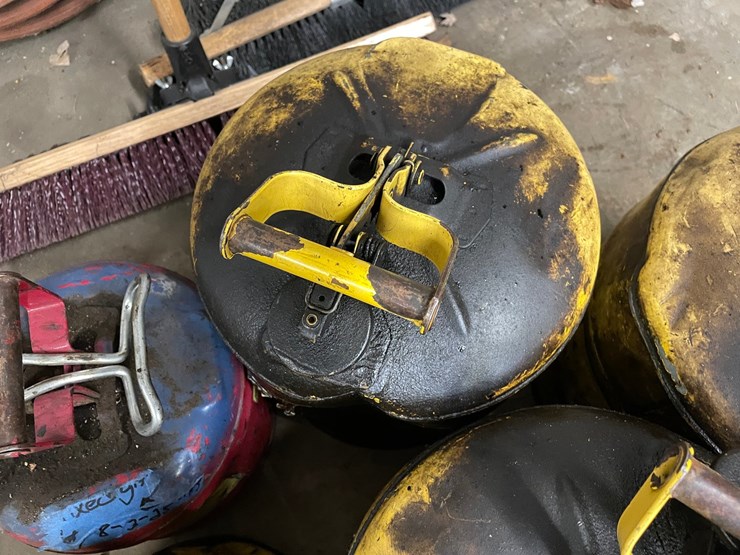 #2578-•-metal-fuel-cans-(columbia-heights,-mn)-image-8