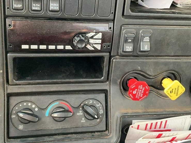 2017-international-prostar-image-33