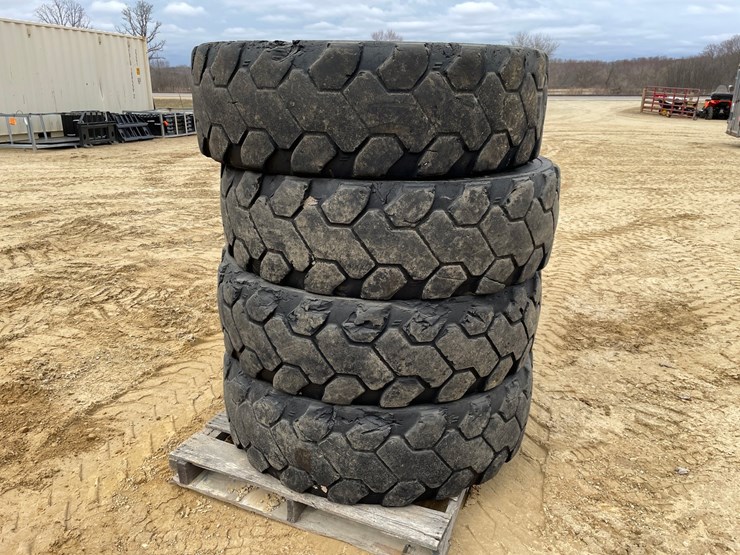 #7539-•-set-of-(4)-firestone-brand-telehandler-tires-on-rims-image-3