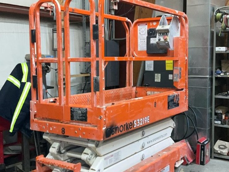 #409-•-snorkel-19'-scissor-image-5