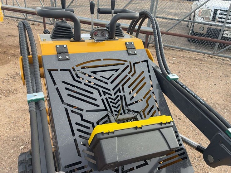 mini-2025-sdll60-skid-steer-image-12