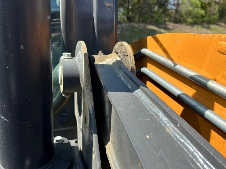 2023-case-tv450b-image-24