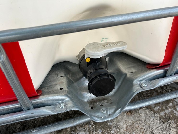 water-tank-tote-image-6