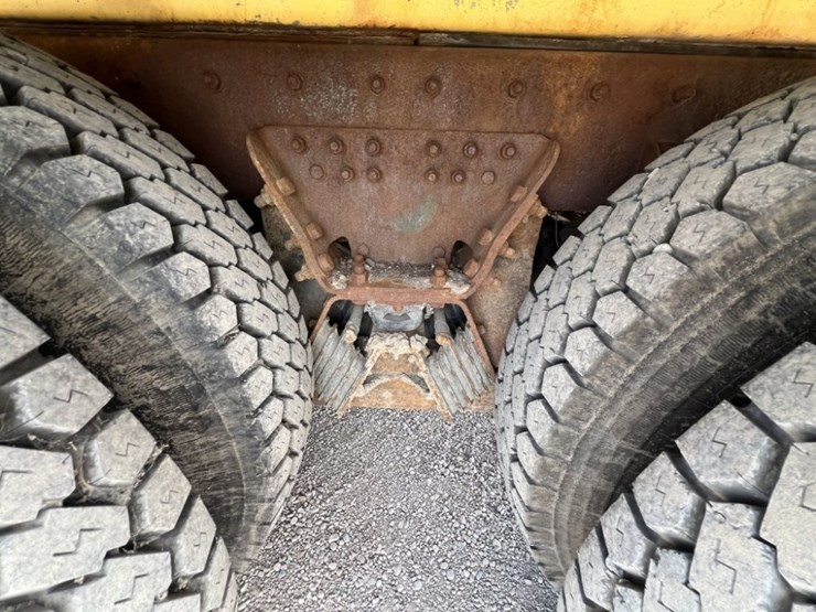 2007-sterling-l9500-image-19