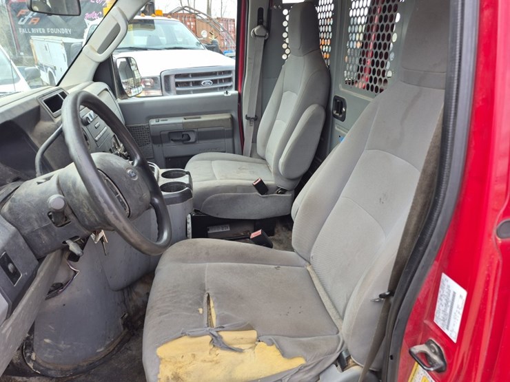 2011-ford-e350-image-10