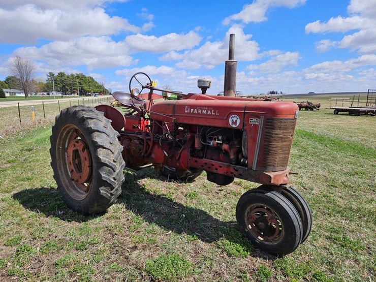 #525-•-farmall-super-m-tractor-image-7