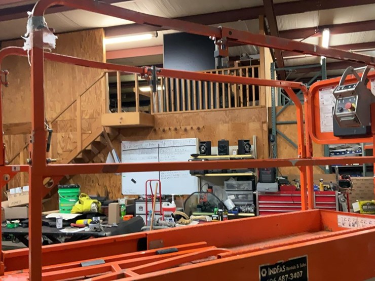 #403-•-2017-snorkel-26'-scissor-lift-image-18