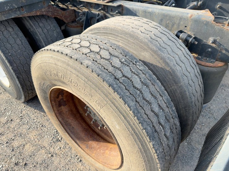 2015-international-8600-image-18