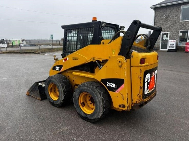 2009-caterpillar-232b2-image-6