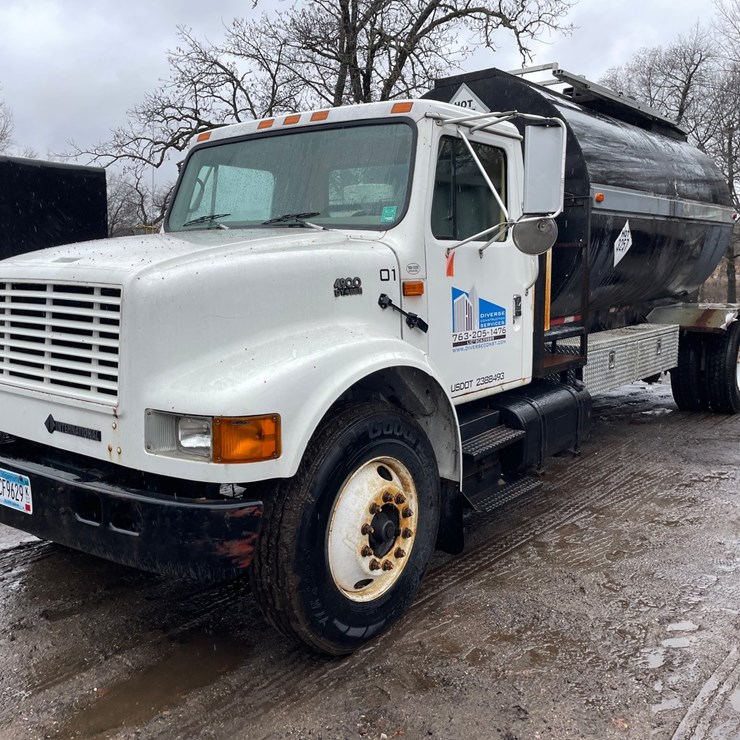 2001 INTERNATIONAL 4900