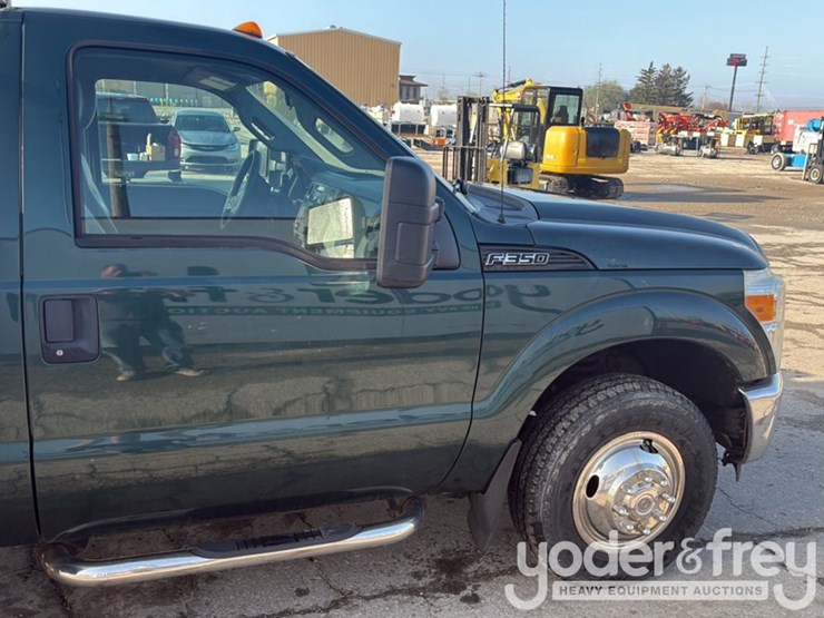 2011-ford-f350-image-28