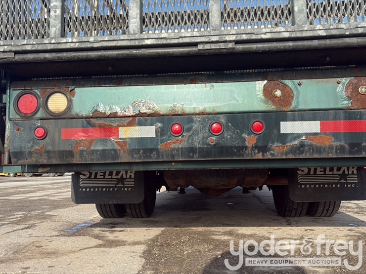 2011-ford-f350-image-18