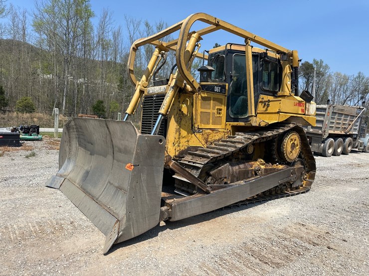 caterpillar-d6t-xl-image-2