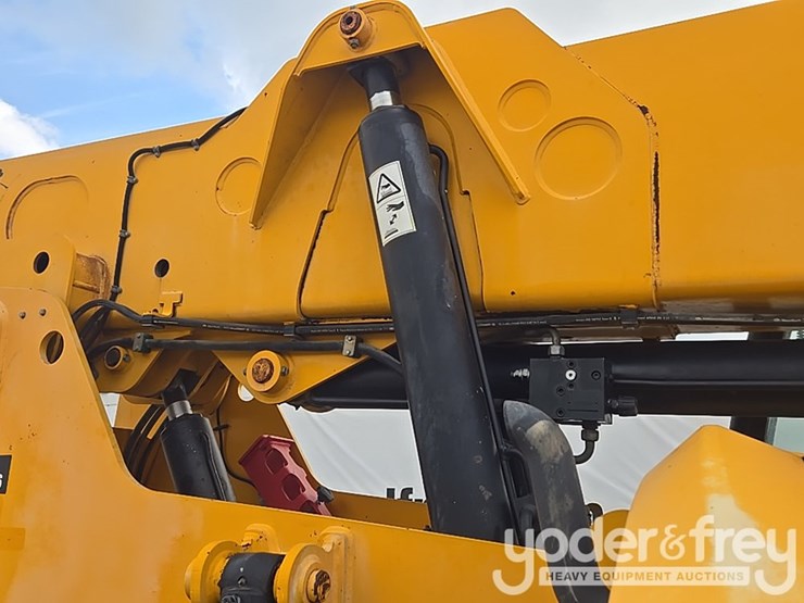 2017-jcb-510-56-image-35