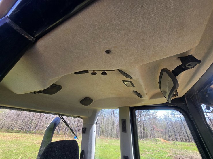 2014-caterpillar-953d-image-50