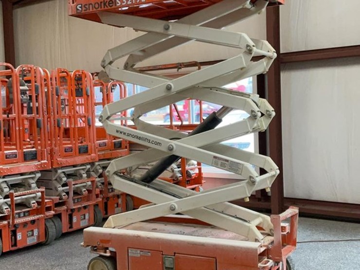 #411-•-2019-snorkel-19'-scissor-lift-image-24
