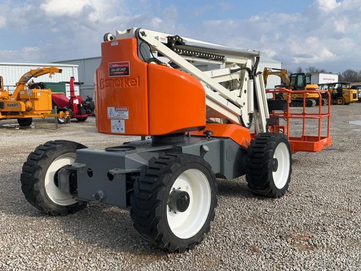 #301-•-2024-snorkel-46'-awd-articulating-boom-lift-#4-image-5
