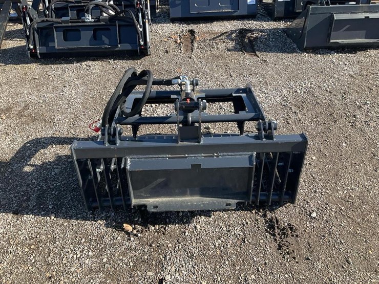 #1395-•-unused-landhonor-mini-skid-steer-grapple-bucket-image-2