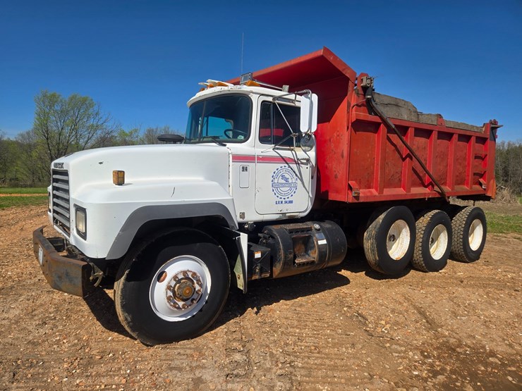 1994-mack-rd690s-image-4