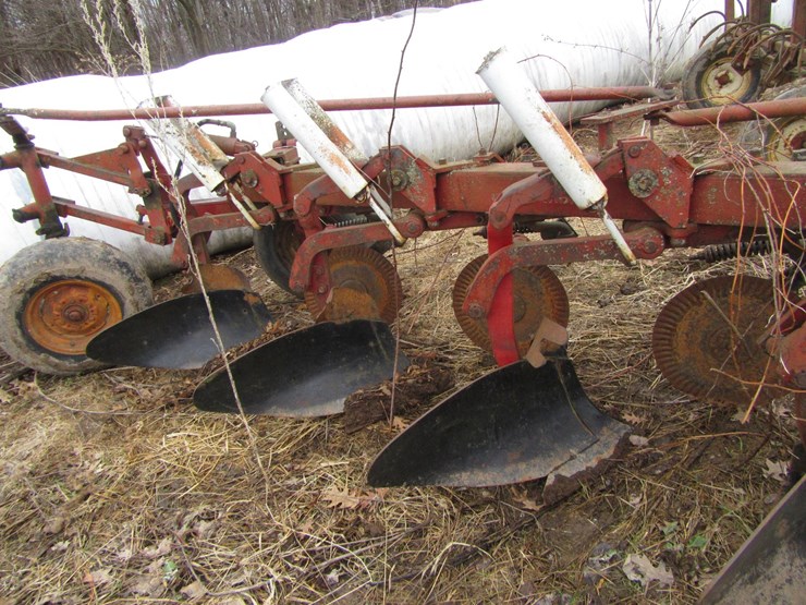 international-700-image-7