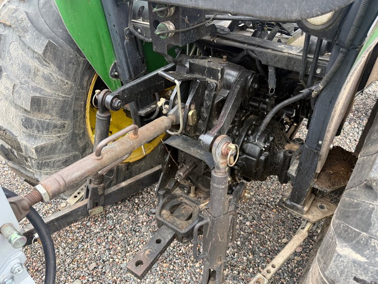 john-deere-4120-image-24