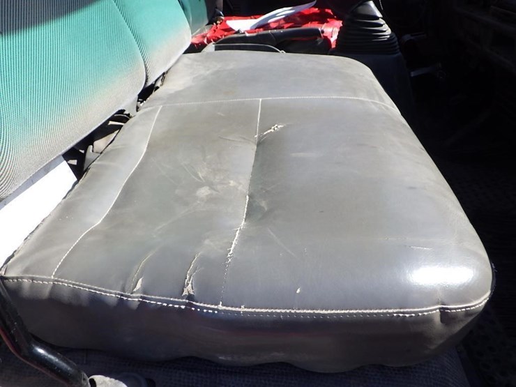 2004-isuzu-nqr-image-18