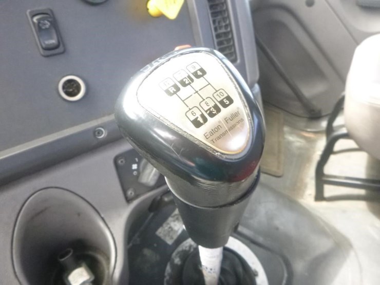 2012-freightliner-m2-s/a-truck-tractor-image-14