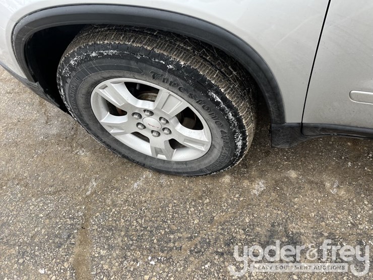 2012-gmc-acadia-image-12