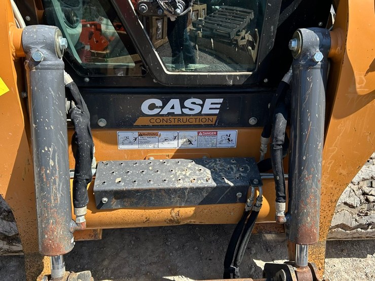 2023-case-tv450b-image-11