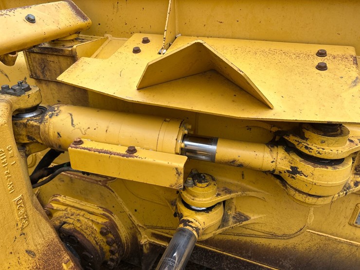 komatsu-d61pxi-23-image-17