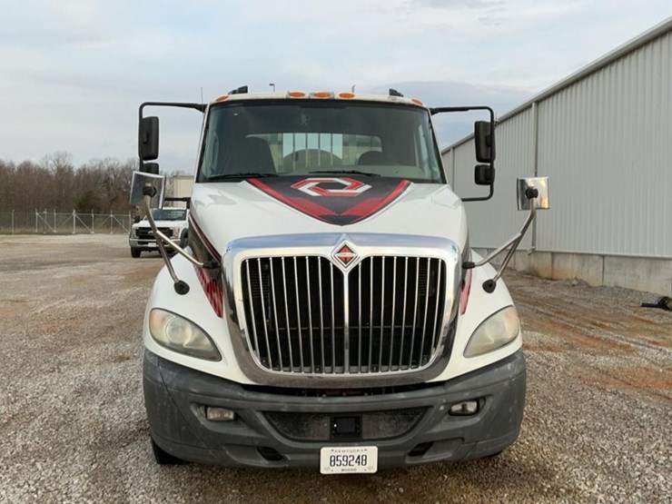 2017-international-prostar-image-9