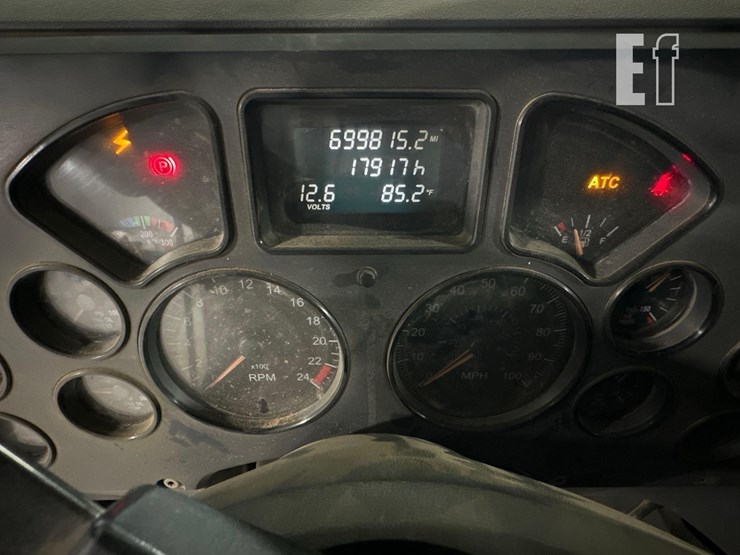 2010-mack-pinnacle-cxu613-image-17