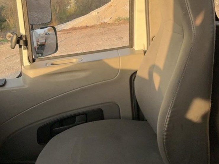 2017-international-prostar-image-27