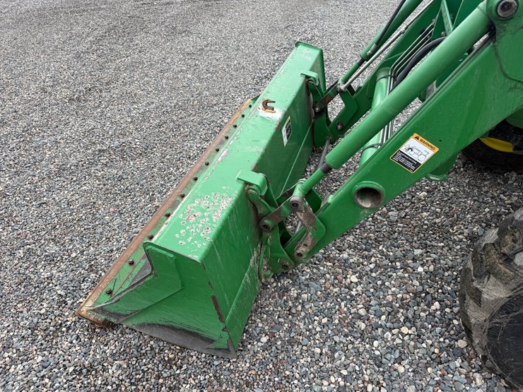 john-deere-4120-image-9
