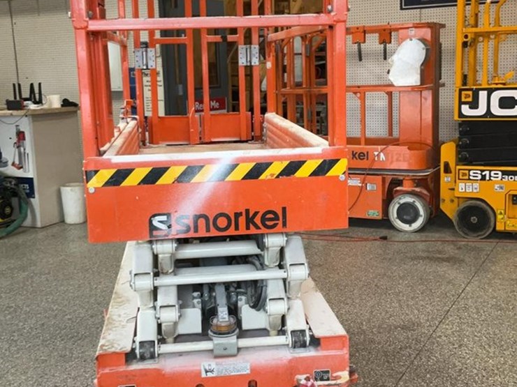 #433-•-2023-snorkel-19'-scissor-lift-image-3